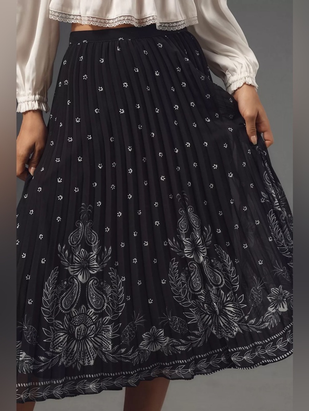 FARM Rio Black pleated Midi Skirt with White Floral Border print 38214 - Picture 3 of 12